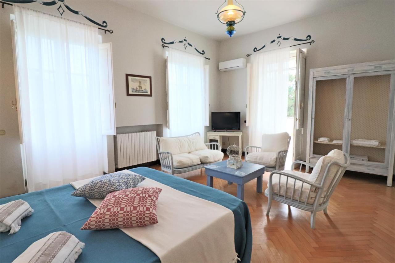レッチェ Relais Delle Rose Bed & Breakfast エクステリア 写真