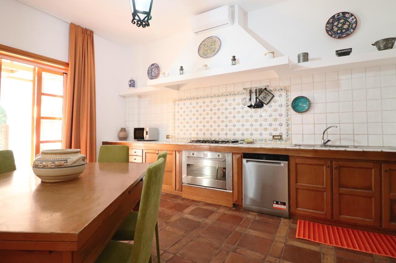 レッチェ Relais Delle Rose Bed & Breakfast エクステリア 写真